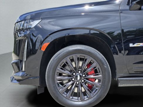 Used 2024 Cadillac Escalade V w/ LPO, ONYX Package AWD/4WD image 38