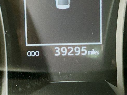 Used 2024 Toyota Camry SE image 32