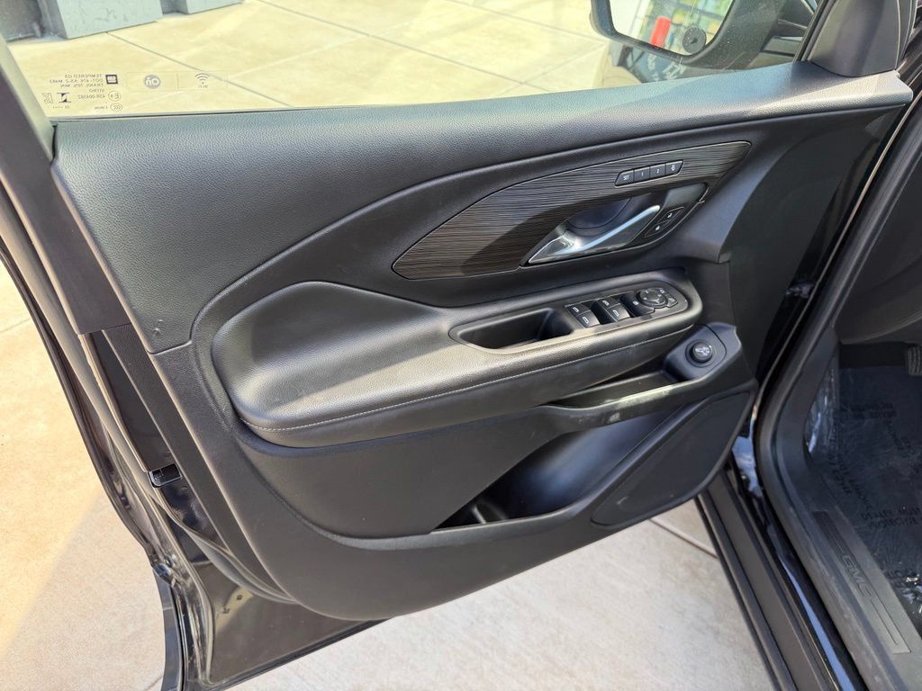Used 2024 GMC Terrain SLT FWD image 19