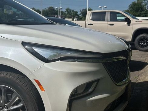 Used 2023 Buick Enclave Avenir w/ LPO, Hit The Road Package AWD/4WD image 5