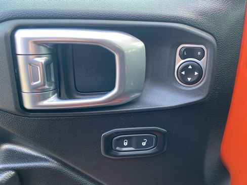 Used 2023 Jeep Wrangler Sport S image 19