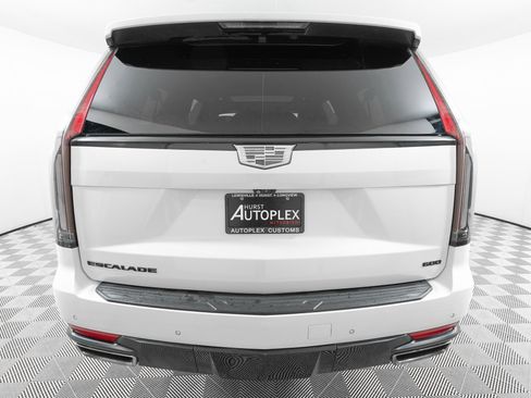 Used 2022 Cadillac Escalade ESV Premium Luxury w/ LPO, Radiant Package image 6