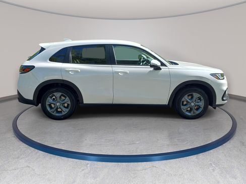 New 2026 Honda HR-V LX image 4