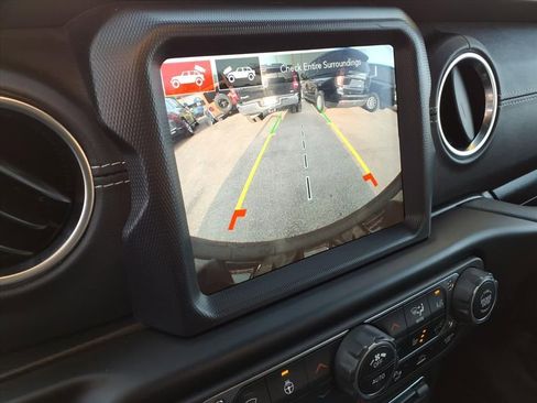 Used 2021 Jeep Wrangler Unlimited Sahara w/ Cold Weather Group image 24