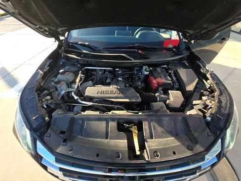 Used 2024 Nissan Rogue S image 29