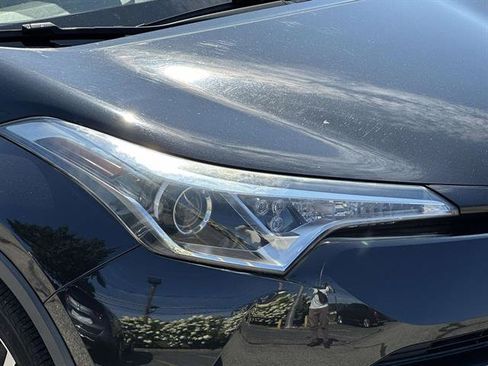 Used 2018 Toyota C-HR XLE FWD image 28