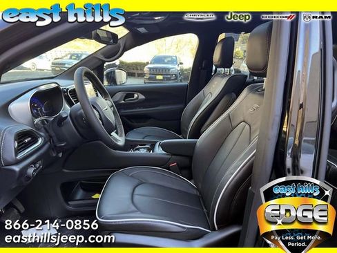 New 2026 Chrysler Pacifica Limited w/ Uconnect Theater Family Group AWD/4WD image 7
