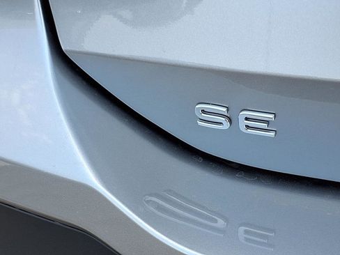 New 2025 Volkswagen Tiguan SE image 7