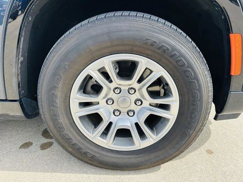 Used 2024 Jeep Wagoneer L 4WD w/ HD Trailer Tow Package image 44