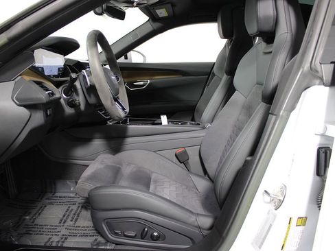 Used 2023 Audi e-tron GT Premium Plus image 10