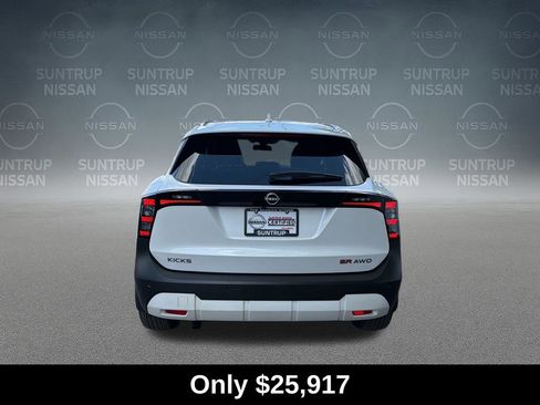 Used 2025 Nissan Kicks SR AWD/4WD image 4