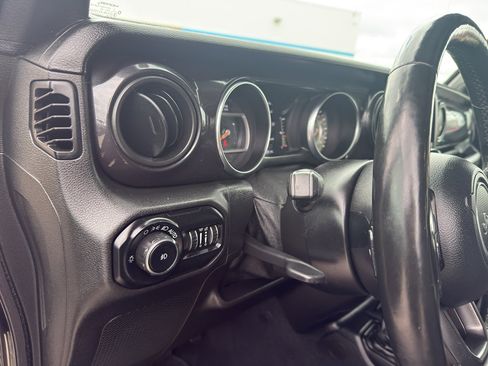 Used 2021 Jeep Wrangler Unlimited Sport AWD/4WD image 13