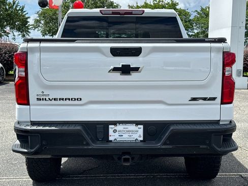 Used 2024 Chevrolet Silverado 1500 ZR2 AWD/4WD image 4