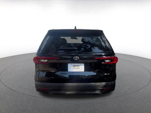 Used 2025 Toyota Grand Highlander FWD image 12