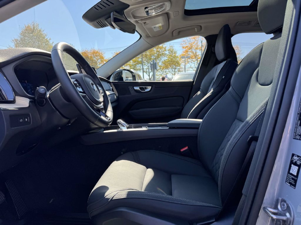 Used 2026 Volvo XC60 T8 Plus w/ Protection Package Premier AWD/4WD image 13