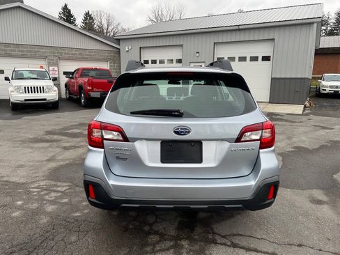 Used 2018 Subaru Outback 2.5i AWD/4WD image 4