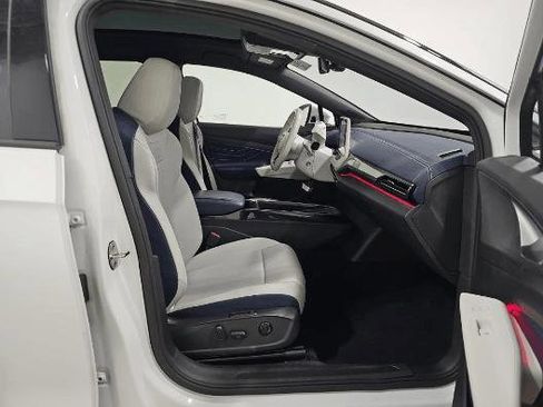 Used 2023 Volkswagen ID.4 Pro S Plus AWD/4WD image 21