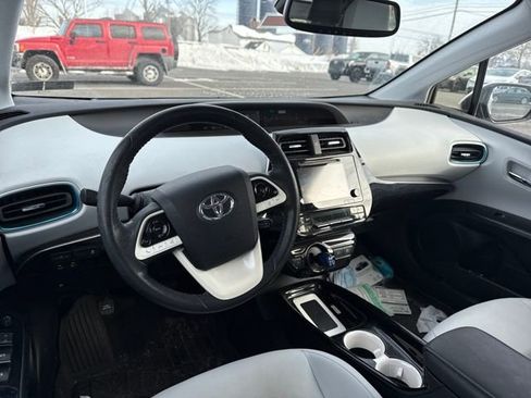 Used 2016 Toyota Prius Four image 14