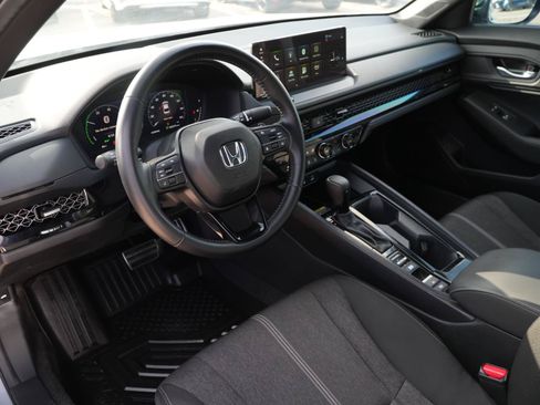 Used 2025 Honda Accord Sport image 15
