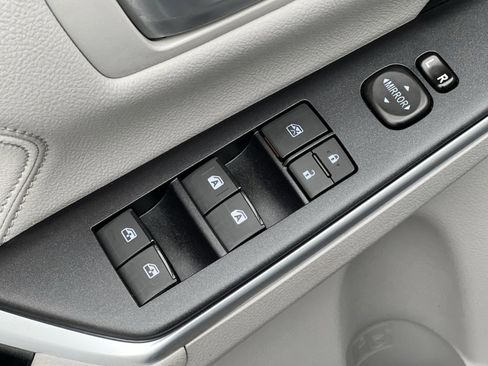 Used 2015 Toyota Camry XLE image 13