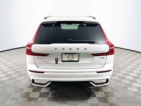 Used 2025 Volvo XC60 T8 Plus image 6