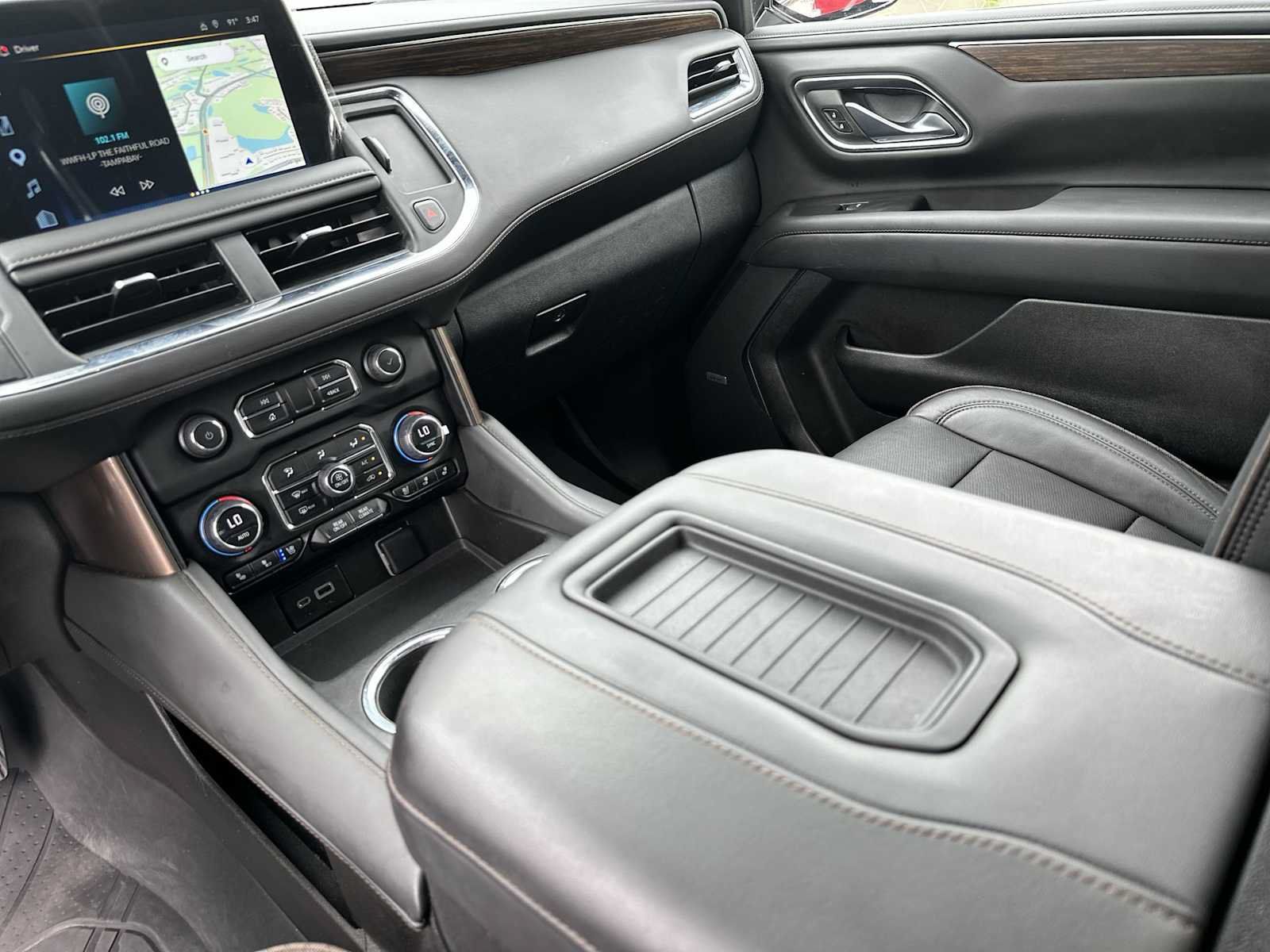 Used 2023 Chevrolet Tahoe High Country w/ Premium Package 2 AWD/4WD image 21