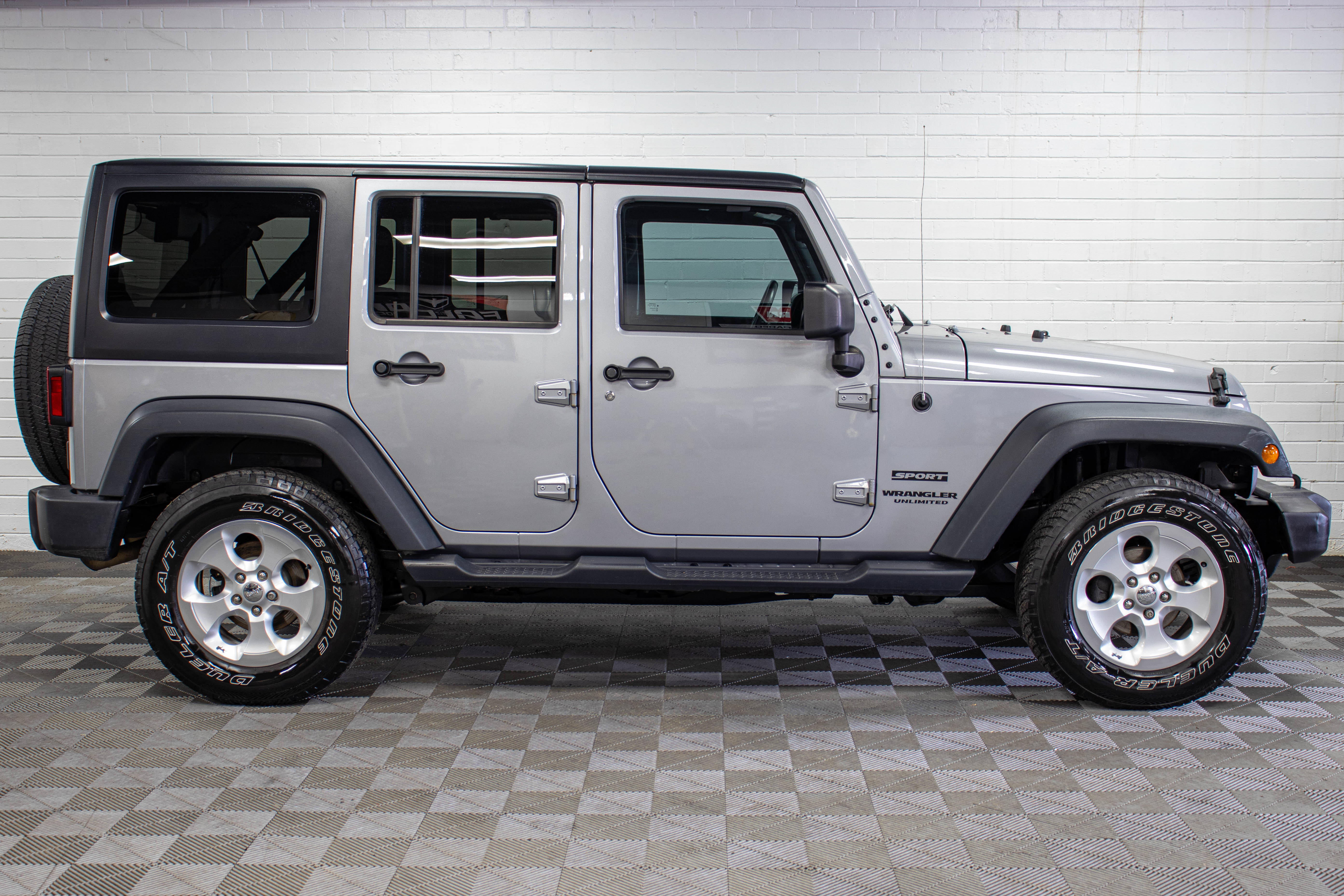 Used 2016 Jeep Wrangler Unlimited Sport w/ Quick Order Package 24S AWD/4WD image 2