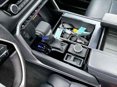 Certified 2024 Toyota Sequoia Platinum image 13