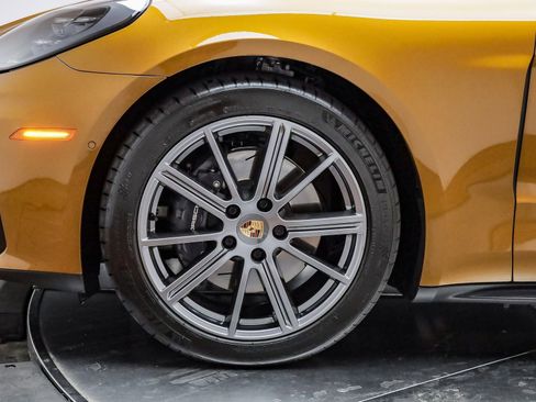 Used 2025 Porsche Panamera image 12