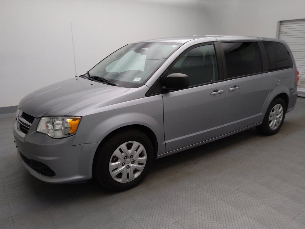 Used 2018 Dodge Grand Caravan SE w/ UConnect Hands-Free Group FWD image 2