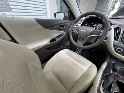 Used 2024 Chevrolet Malibu LT image 34
