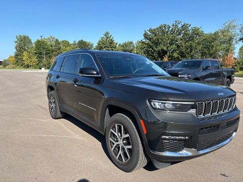 Used 2023 Jeep Grand Cherokee L Limited AWD/4WD image 7