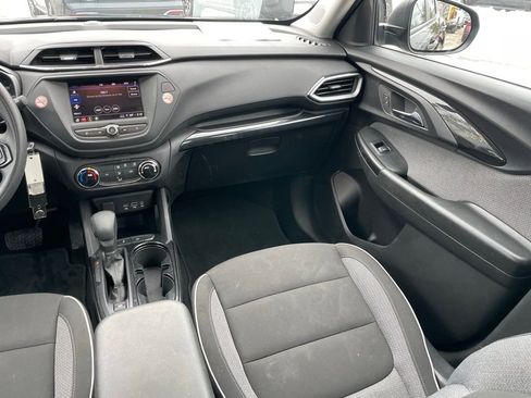 Used 2023 Chevrolet TrailBlazer LS FWD image 9