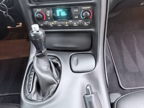 Used 2004 Chevrolet Corvette Coupe w/ Preferred Equipment Group RWD image 33