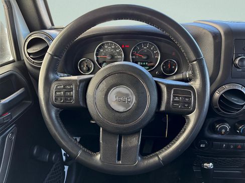 Used 2018 Jeep Wrangler Unlimited Sport w/ Connectivity Group AWD/4WD image 8