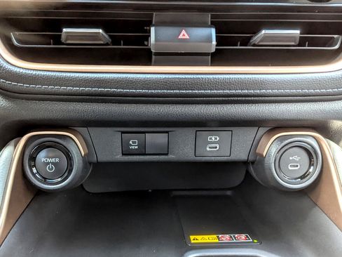 Used 2024 Toyota Grand Highlander AWD Hybrid image 27