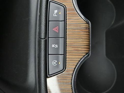 Used 2023 GMC Acadia SLE w/ Driver Convenience Package image 30