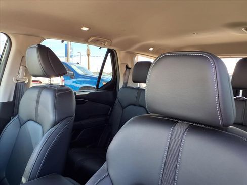 Used 2025 Honda Pilot EX-L image 17