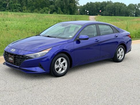 Used 2021 Hyundai Elantra SE FWD image 9