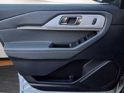 New 2026 Ford Explorer Active image 16