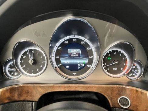 Used 2013 Mercedes-Benz E 350 4MATIC Sedan image 13