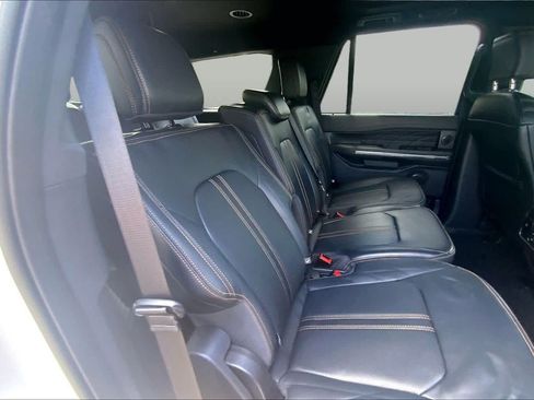 Used 2024 Ford Expedition Platinum RWD image 19
