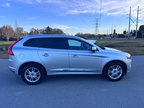 Used 2016 Volvo XC60 T5 Premier w/ Protection Package image 3