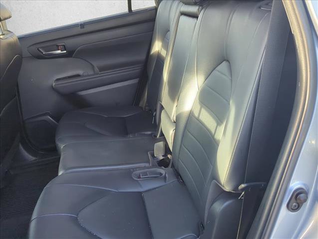 Used 2023 Toyota Highlander XLE FWD image 20