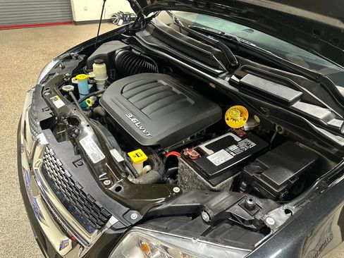 Used 2018 Dodge Grand Caravan SE w/ UConnect Hands-Free Group image 51