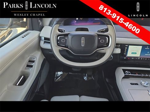 Certified 2025 Lincoln Navigator Reserve image 13