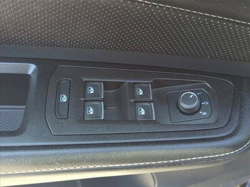 Used 2024 Volkswagen Atlas SE FWD image 11