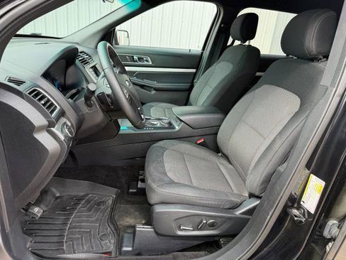 Used 2016 Ford Explorer XLT image 11
