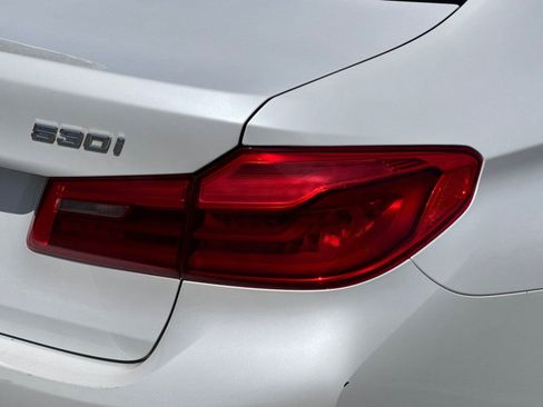 Used 2019 BMW 530i w/ Convenience Package RWD image 27