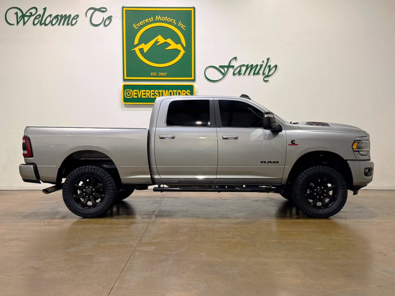 Used 2023 RAM 2500 Laramie w/ Night Edition AWD/4WD image 2